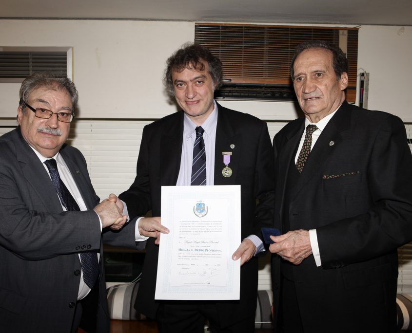 La asociación de Criminólogos impone la Medalla al Mérito Profesional a D. Miguel Ángel Baños, director del Institut Català del Peu
