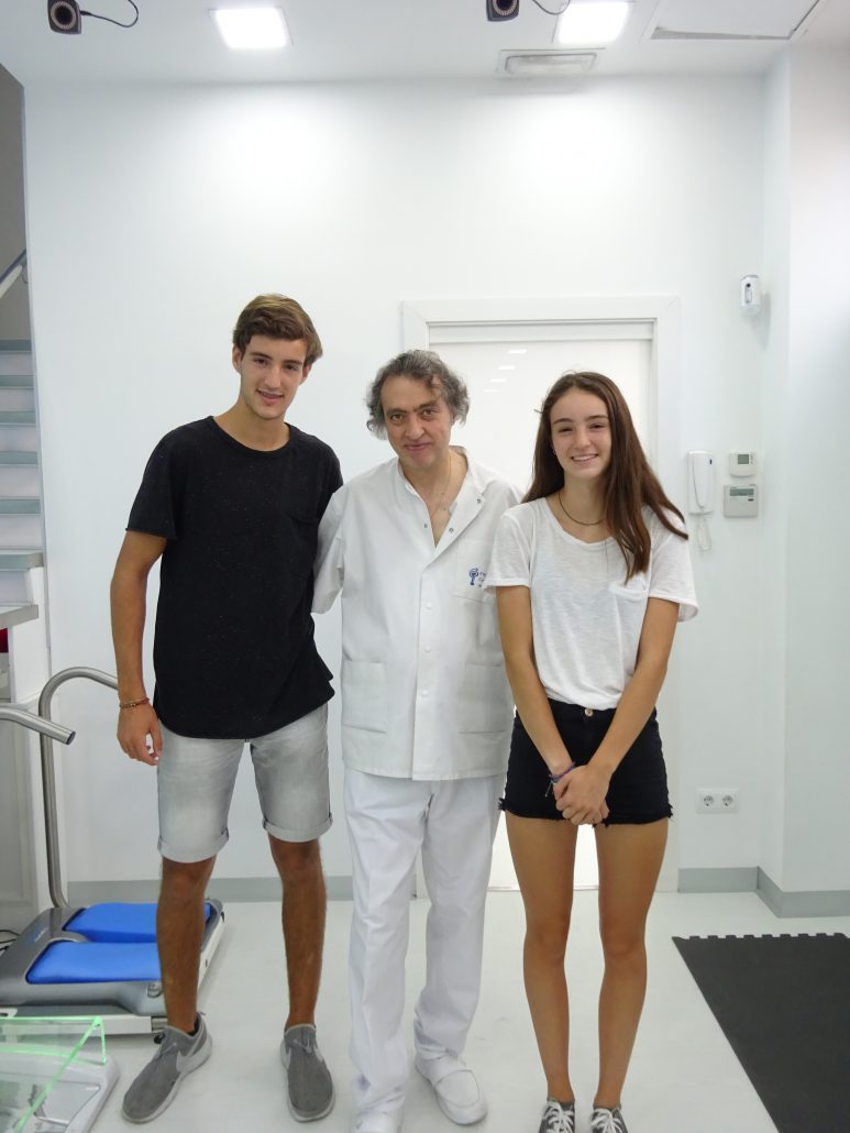 Carlos i Eva Seriñana, les joves promeses del rem olímpic, visiten l'Institut Català del Peu