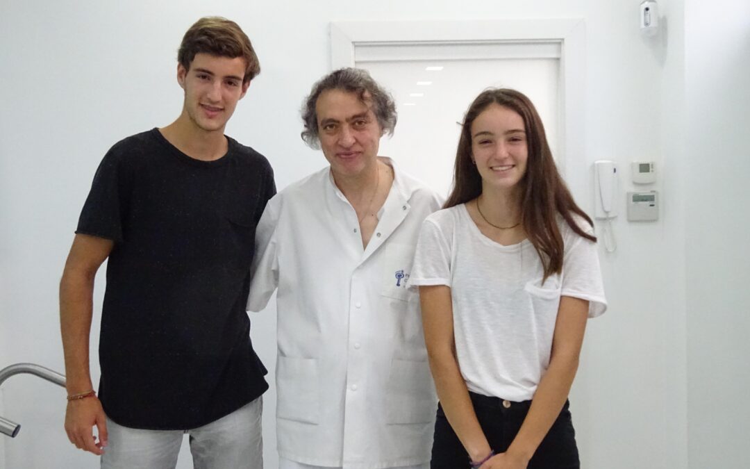 CARLOS SERIÑANA AND HIS SISTER EVA SERIÑANA, THE BRIGHT YOUNG HOPES OF OLIMPIC PADDLE, VISIT THE INSTITUT CATALÀ DEL PEU.