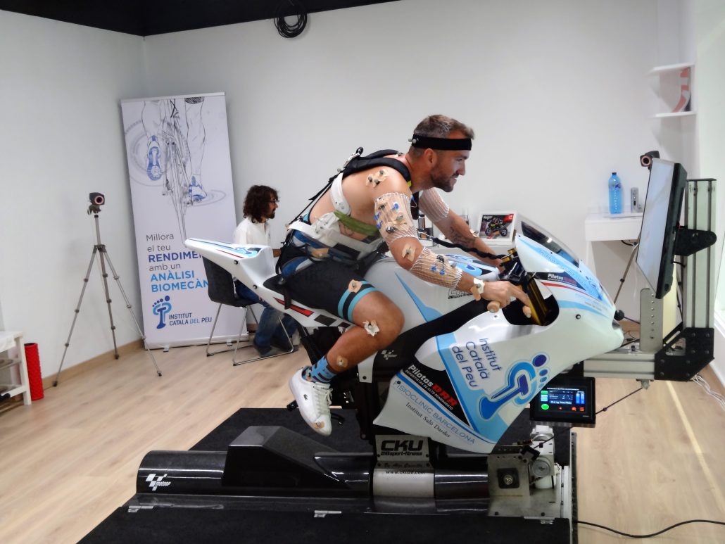 THE INSTITUT CATALÀ DEL PEU CONDUCTS AN ANALYSIS OF THE SPORTING PERFORMANCE TO THE RIDER XAVIER SIMEON. THE INSTITUT CATALÀ DEL PEU CONDUCTS AN ANALYSIS OF THE SPORTING PERFORMANCE TO THE RIDER XAVIER SIMEON.