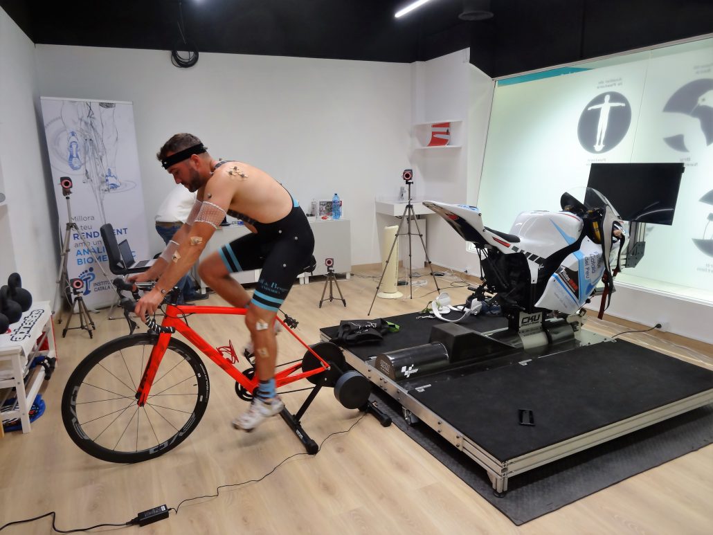 THE INSTITUT CATALÀ DEL PEU CONDUCTS AN ANALYSIS OF THE SPORTING PERFORMANCE TO THE RIDER XAVIER SIMEON. THE INSTITUT CATALÀ DEL PEU CONDUCTS AN ANALYSIS OF THE SPORTING PERFORMANCE TO THE RIDER XAVIER SIMEON.