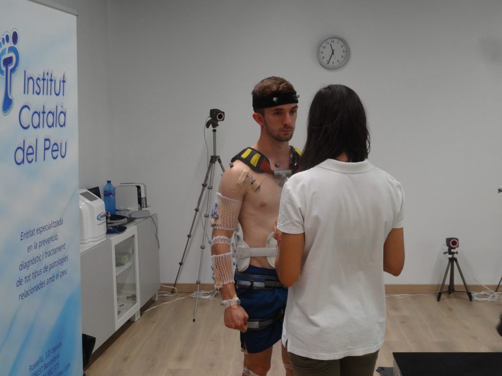 THE INSTITUT CATALÀ DEL PEU CONDUCTS A BIOMECHANICAL ANALYSIS TO THE RIDER JOHN MCPHEE.