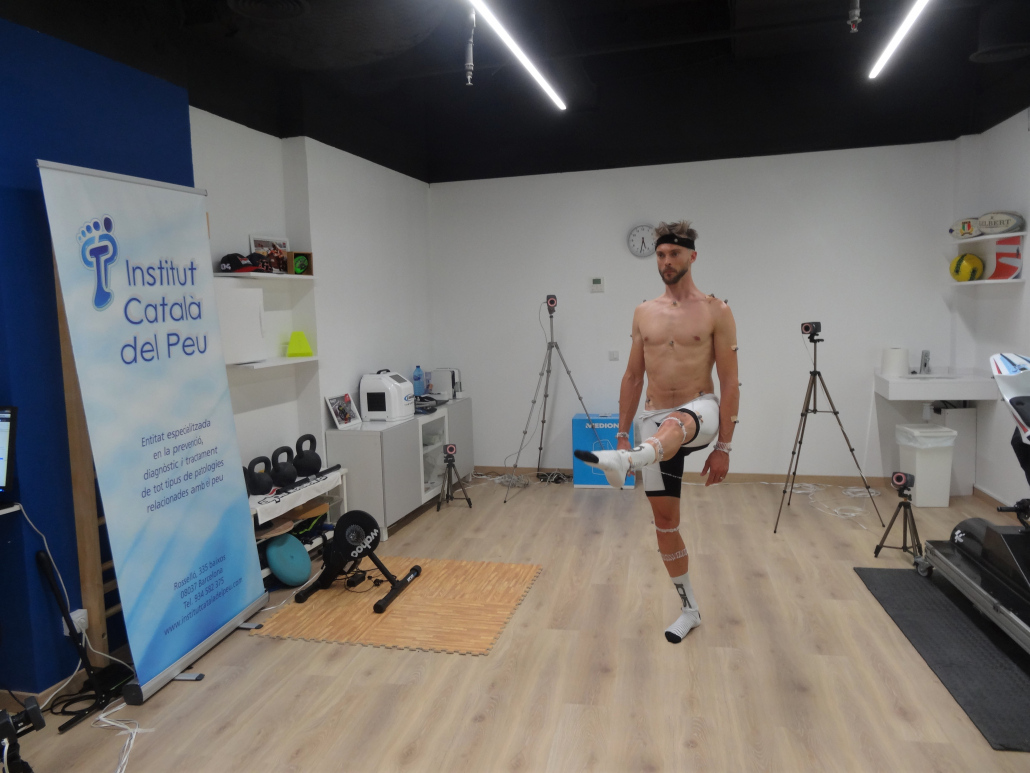 THE INSTITUT CATALÀ DEL PEU CONDUCTS A BIOMECHANICAL ANALYSIS TO THE BICYCLE RIDER LEON CAMIER.