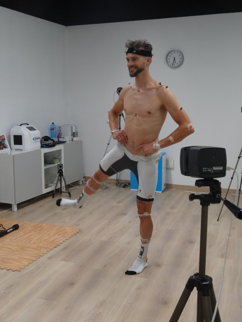 THE INSTITUT CATALÀ DEL PEU CONDUCTS A BIOMECHANICAL ANALYSIS TO THE BICYCLE RIDER LEON CAMIER.