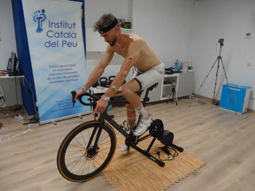 L’Institut Català del Peu realitza una anàlisi biomecànica al pilot Leon Camier. L’Institut Català del Peu realitza una anàlisi biomecànica al pilot Leon Camier.