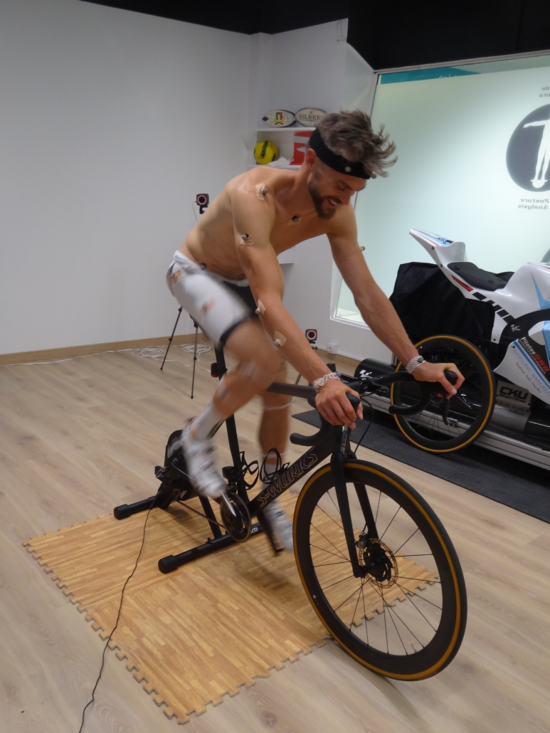 THE INSTITUT CATALÀ DEL PEU CONDUCTS A BIOMECHANICAL ANALYSIS TO THE BICYCLE RIDER LEON CAMIER.
