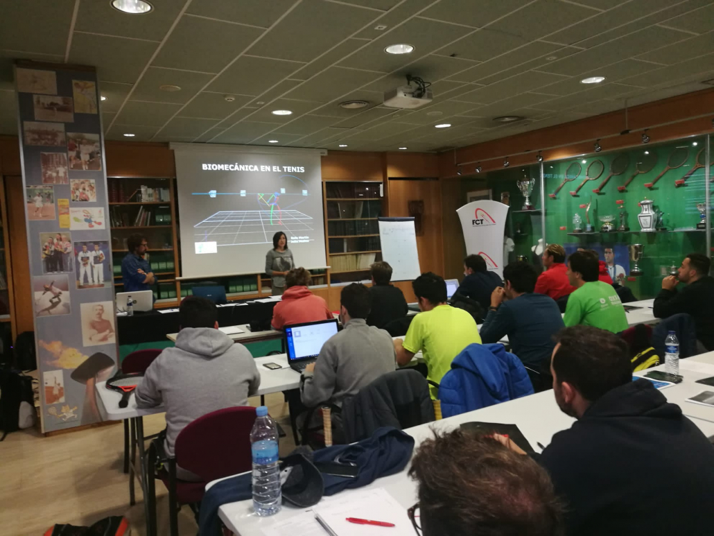 THE INSTITUT CATALÀ DEL PEU TAKES PART IN THE COURSE OF LEVEL II TENNIS NATIONAL TRAINER WHICH ORGANIZES THE CATALAN TENNIS FEDERATION.