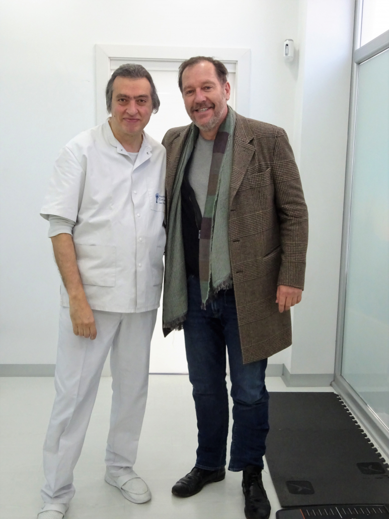 L'actor Frank Feys visita l'Institut Català del peu