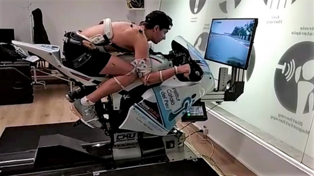 THE INSTITUT CATALÀ DEL PEU CONDUCTS A BIOMECHANICAL ANALYSIS TO THE MOTORCYCLING RIDER XAVI CARDELÚS.