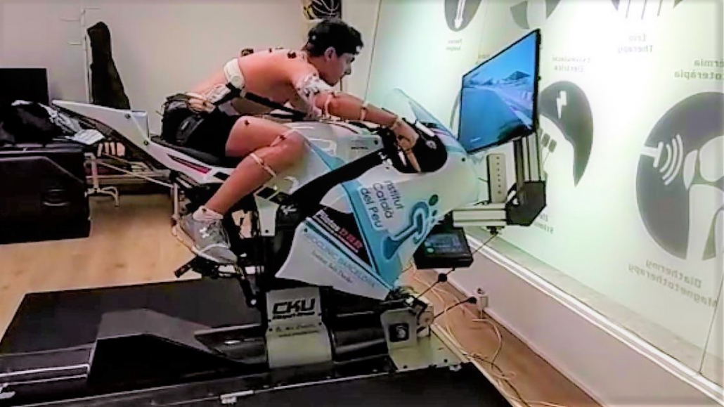 THE INSTITUT CATALÀ DEL PEU CONDUCTS A BIOMECHANICAL ANALYSIS TO THE MOTORCYCLING RIDER XAVI CARDELÚS. THE INSTITUT CATALÀ DEL PEU CONDUCTS A BIOMECHANICAL ANALYSIS TO THE MOTORCYCLING RIDER XAVI CARDELÚS.