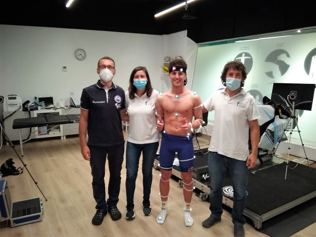 El Institut Català del Peu realiza un análisis biomecánico al piloto Pol Espargaró El Institut Català del Peu realiza un análisis biomecánico al piloto Pol Espargaró