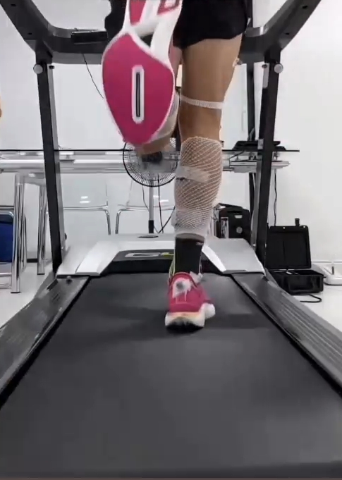 THE INSTITUT CATALÀ DEL PEU AND ROAD RUNNING REVIEW CARRY OUT A BIOMECHANICAL STUDY WITH DIFFERENT SPORTING SHOES.