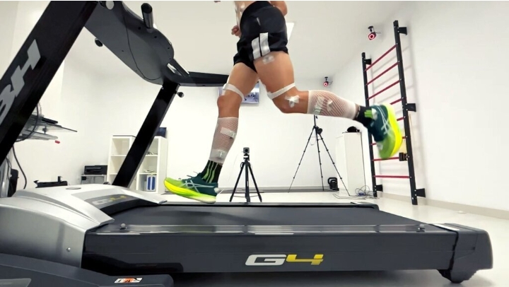 THE INSTITUT CATALÀ DEL PEU AND ROAD RUNNING REVIEW CARRY OUT A BIOMECHANICAL STUDY WITH DIFFERENT SPORTING SHOES.