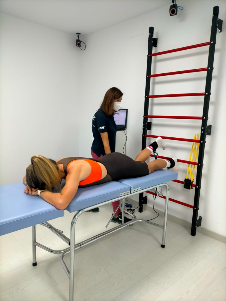 Claudia Tremps acude al Institut Català del Peu para realizar un estudio bike fit