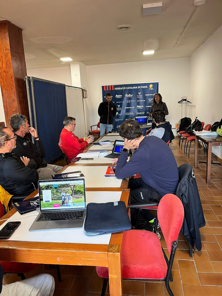 THE INSTITUT CATALÀ DEL PEU CARRIES OUT A PADDLE TENNIS BIOMECHANICS COURSE IN THE CATALAN PADDLE TENNIS FEDERATION. THE INSTITUT CATALÀ DEL PEU CARRIES OUT A PADDLE TENNIS BIOMECHANICS COURSE IN THE CATALAN PADDLE TENNIS FEDERATION.
