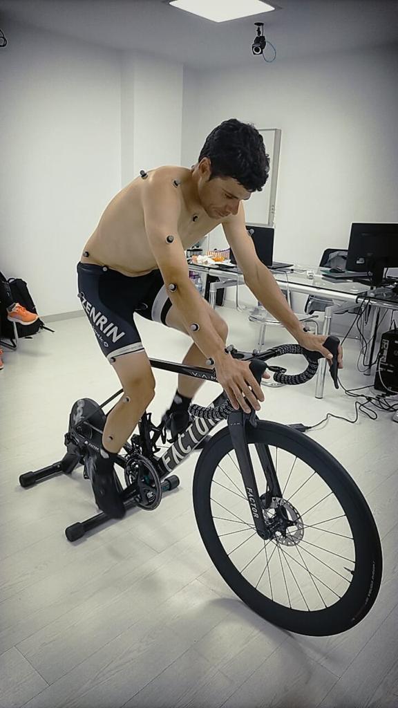 THE INSTITUT CATALÀ DEL PEU CARRIES OUT A BIOMECHANICAL ANALYSIS TO THE CYCLIST BENJAMÍ PRADES.