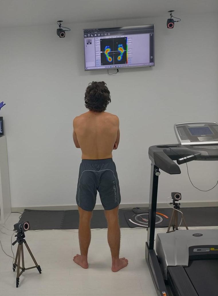 SIGNIFICANCE OF THE PODIATRIST EXAMINATION AND THE MULTIDISCIPLINARY WORK IN OUR BIOMECHANICAL ASSESSMENTS TO RUNNERS.