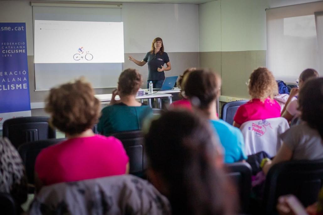 THE INSTITUT CATALÀ DEL PEU TAKES PART IN THE 4TH WOMEN’S CYCLING CLINIC ARRANGED BY THE CATALAN CYCLING FEDERATION.