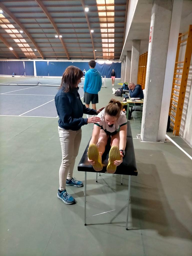 El Institut Català del Peu imparte una clase sobre biomecánica en el tenis en el curso de entrenadores de tenis de nivel III organizado entre la Real Federación Española de Tenis y la Federación Catalana de Tenis.