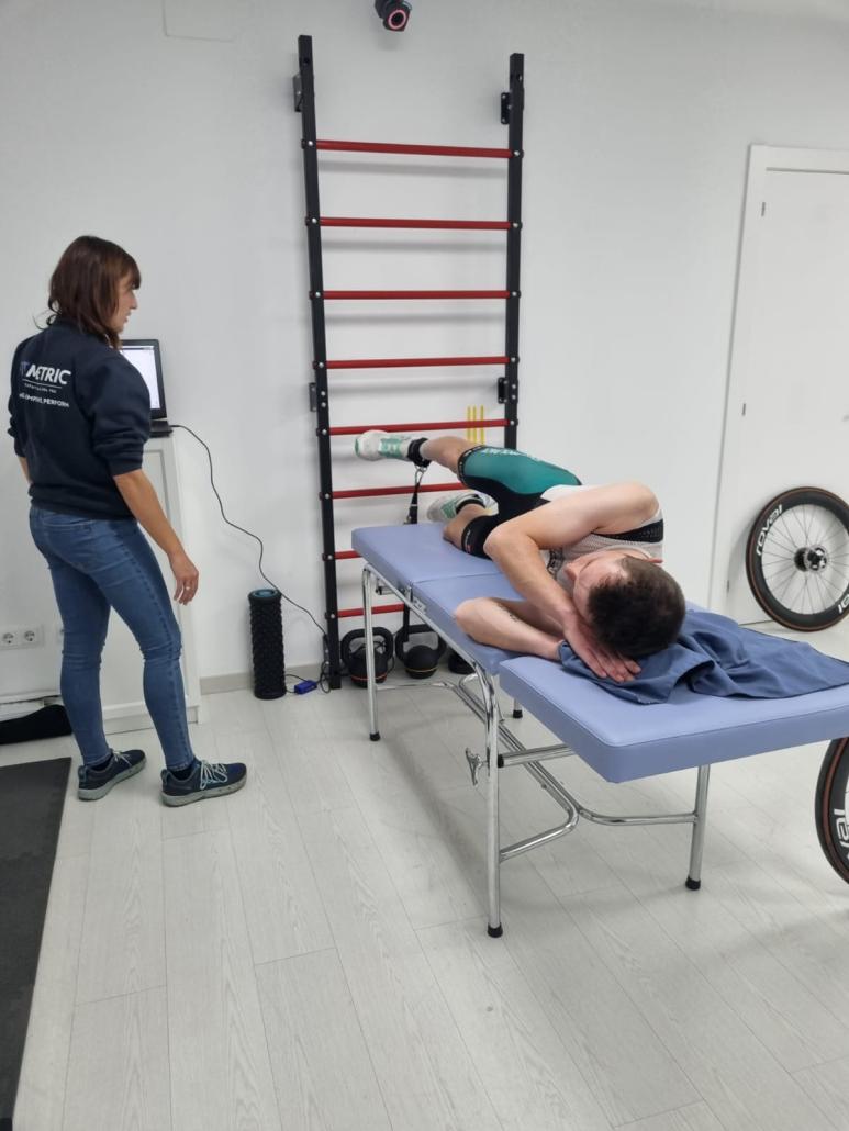 THE INSTITUT CATALÀ DEL PEU CARRIES OUT A BIOMECHANICAL ANALYSIS TO THE CYCLIST GUILLEM SURIÑACH.